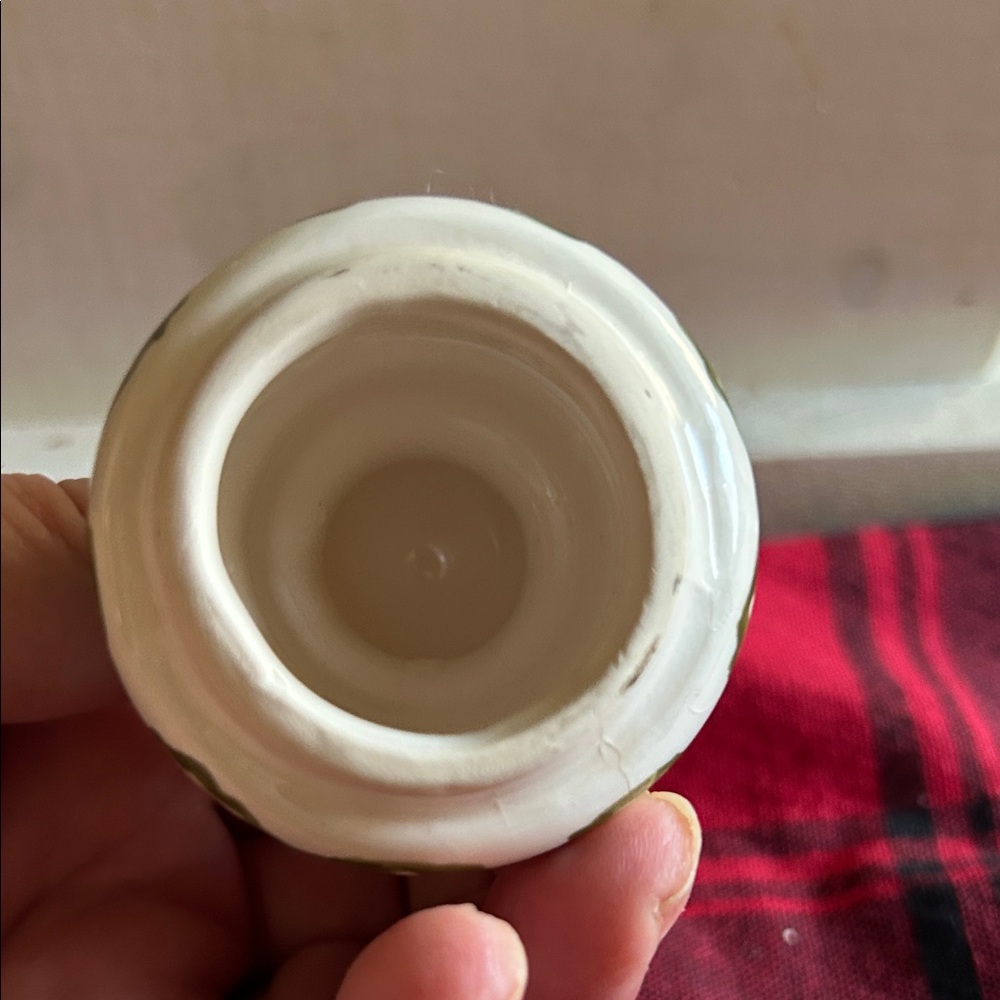 Temptations Green and Cream Measuring Cups - Picture 15 of 15